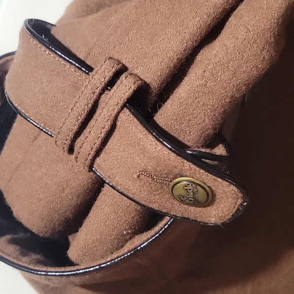 Women's black rivet winter coat!  Medium - Picture 5 of 8